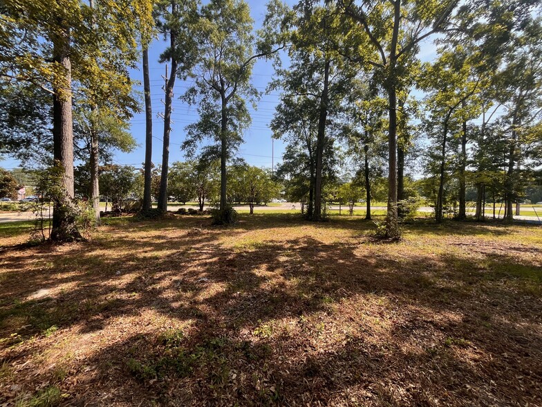 East Causeway Approach, Mandeville, LA for sale - Building Photo - Image 2 of 4