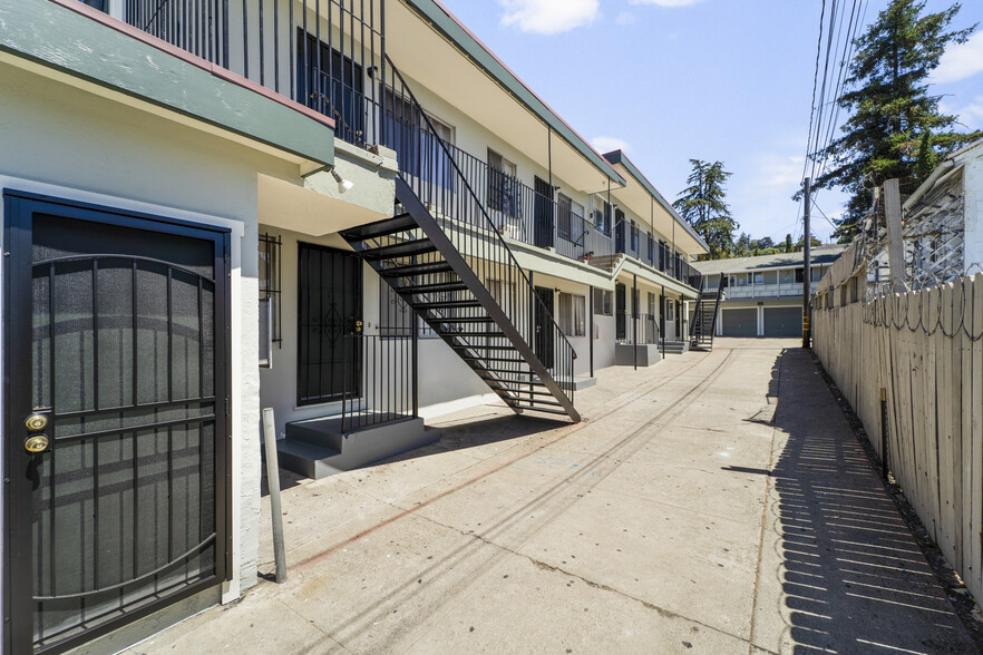 6840 MacArthur Blvd, Oakland, CA for sale - Primary Photo - Image 1 of 1