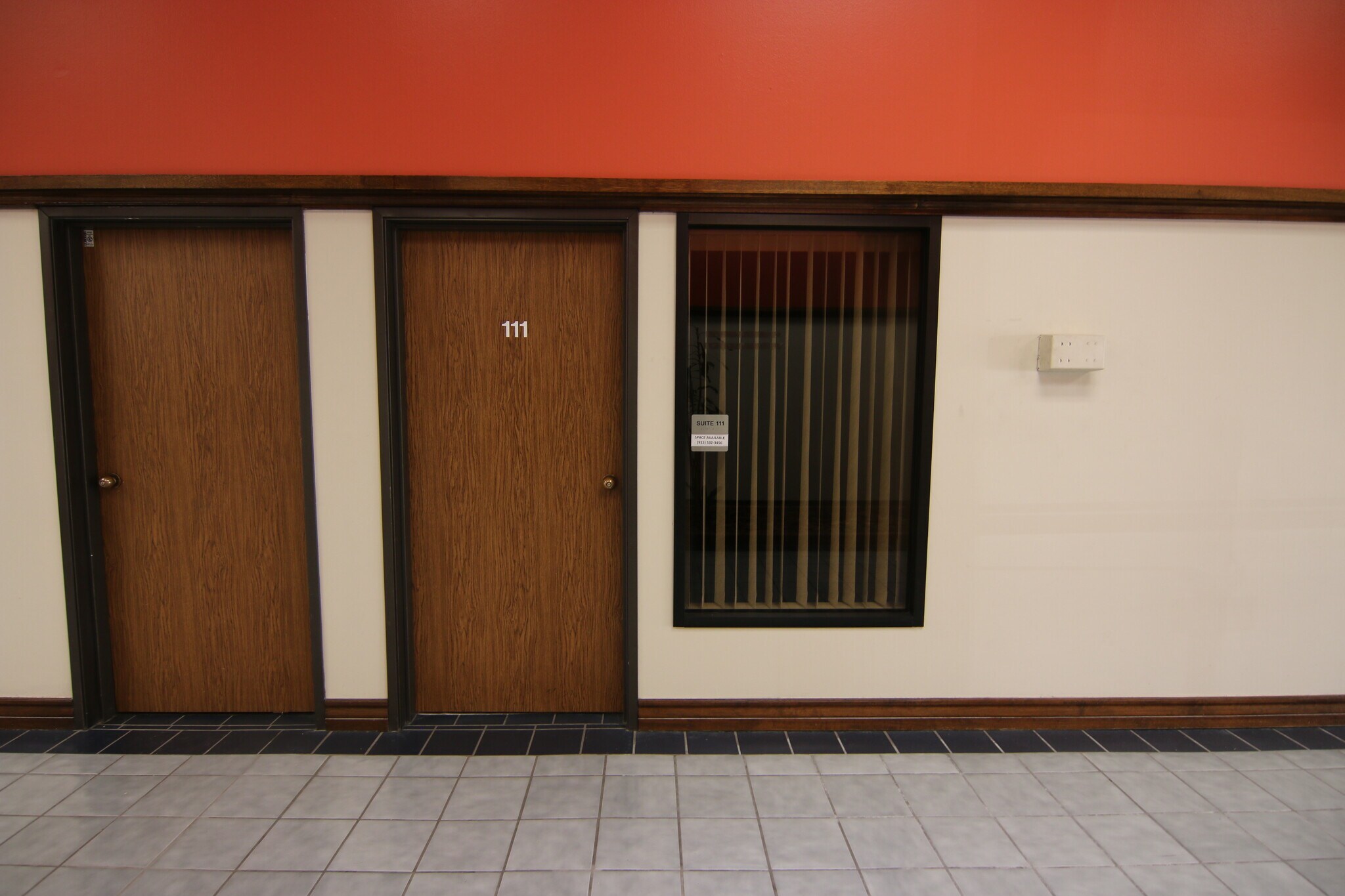 6955 N Mesa St, El Paso, TX for lease Interior Photo- Image 1 of 7