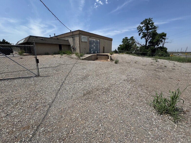 10121 OK-54, Weatherford, OK for lease - Building Photo - Image 2 of 11