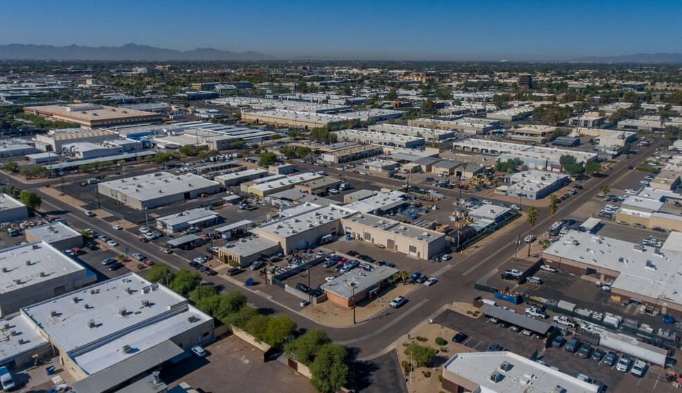 11200 N 21st Ave, 2101 & 2115 W Shangri La Rd, Phoenix, AZ for lease - Building Photo - Image 3 of 14