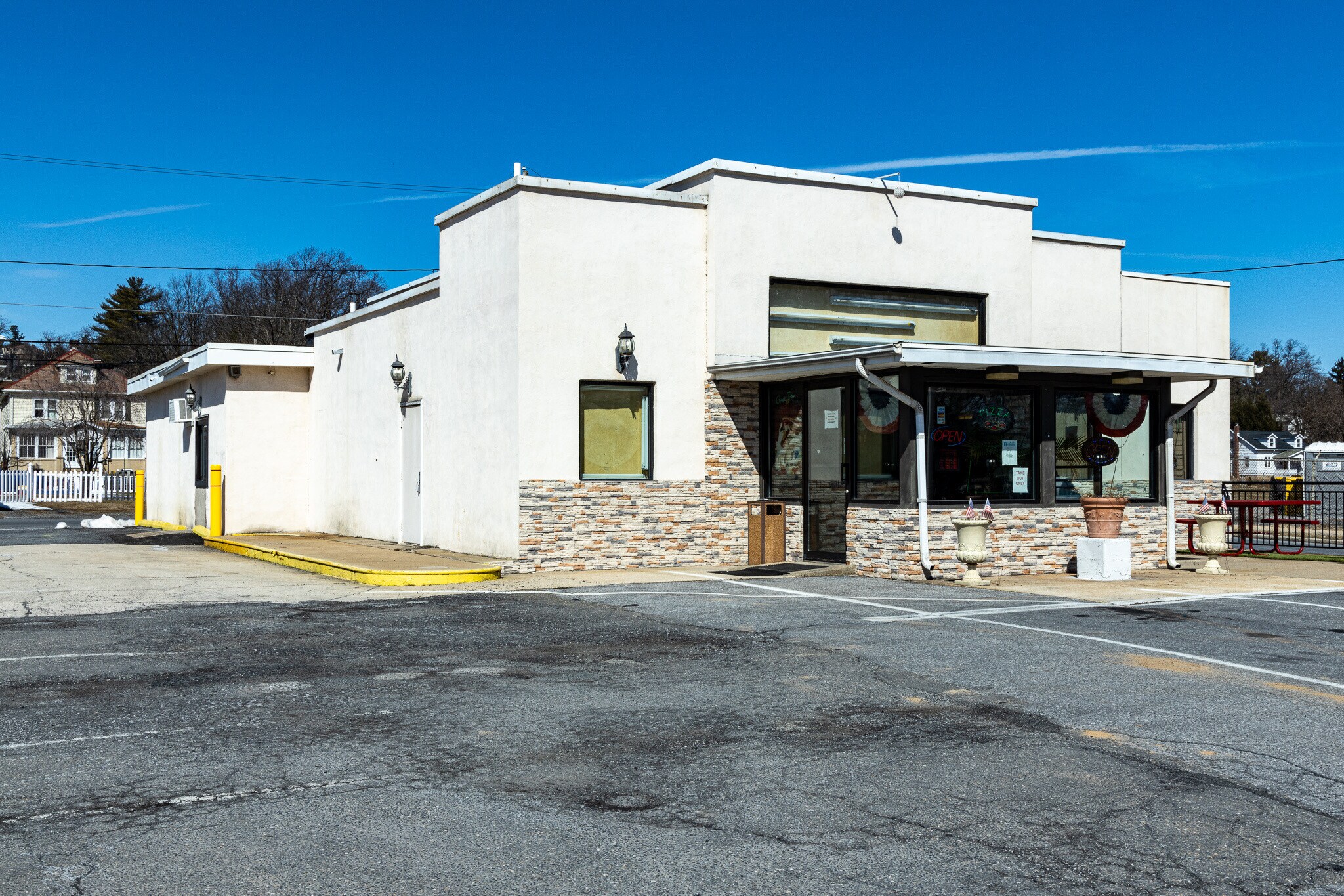 695 Delaware Ave, Palmerton, PA for sale Primary Photo- Image 1 of 1