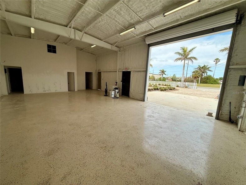 121 E McKenzie St, Punta Gorda, FL for sale - Building Photo - Image 3 of 17