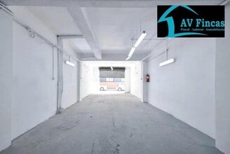 Retail in El Prat de Llobregat, Barcelona for lease Interior Photo- Image 2 of 8