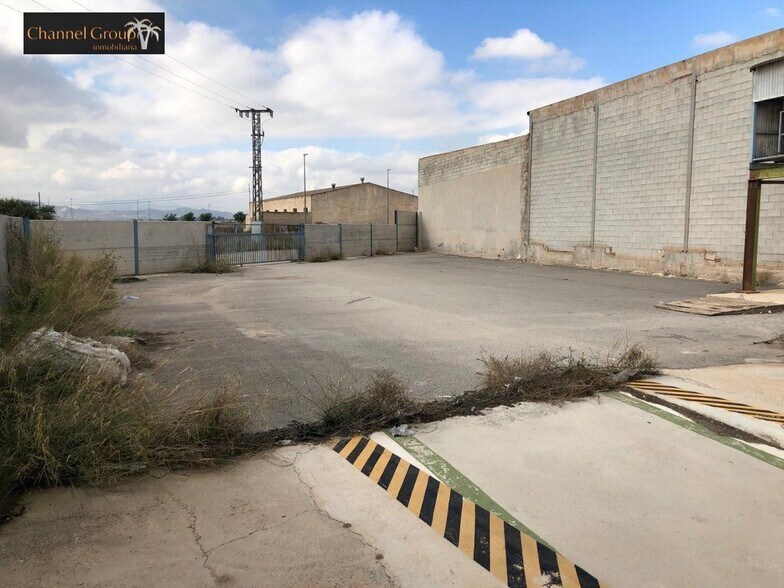 Industrial in Alicante for sale - Building Photo - Image 3 of 13
