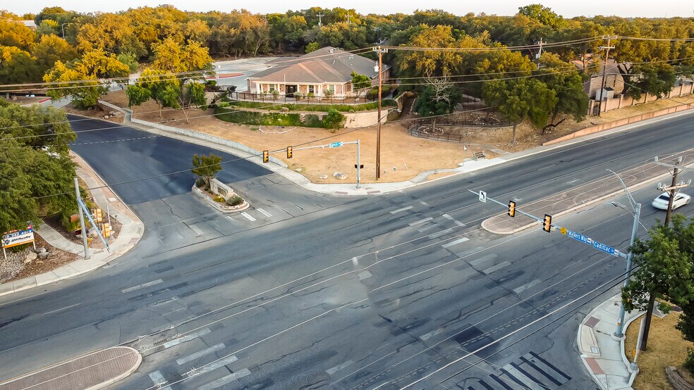 1418 Walkers Way, San Antonio, TX for lease - Building Photo - Image 2 of 6