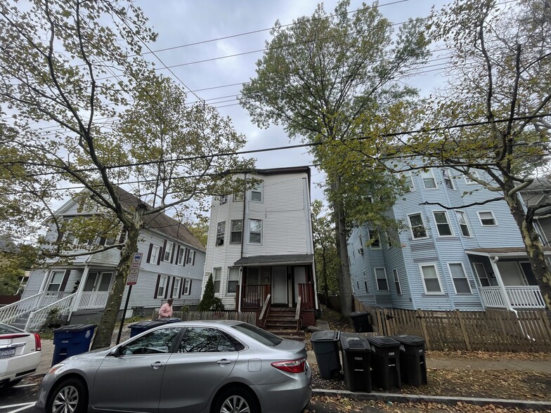 694 Winchester Ave, New Haven, CT for sale - Primary Photo - Image 1 of 8