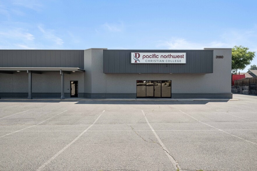 3180 W Clearwater Ave, Kennewick, WA for lease - Building Photo - Image 3 of 12