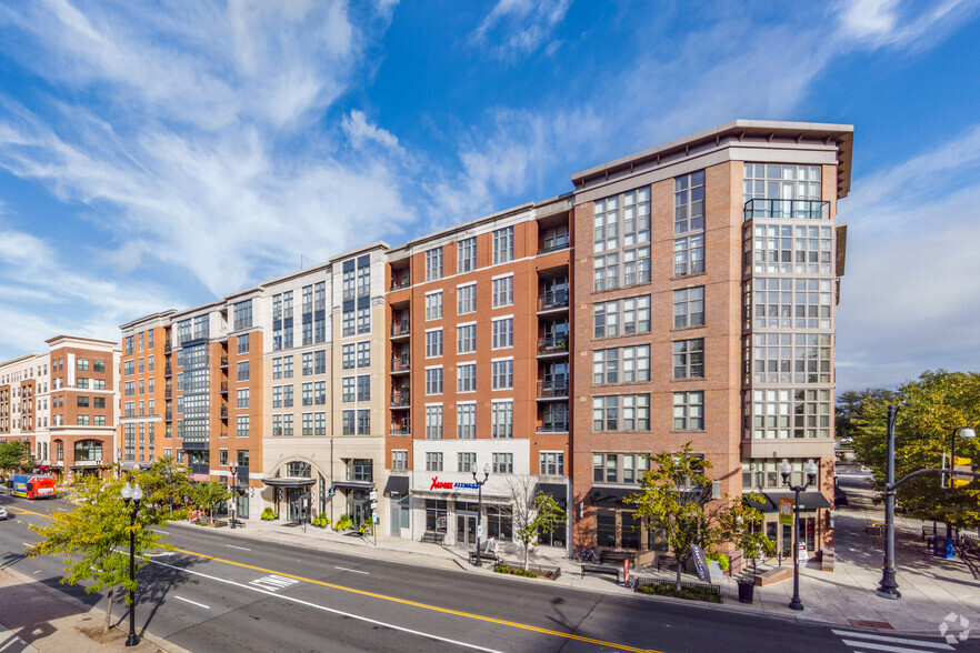 2301 Columbia Pike, Arlington, VA for lease - Building Photo - Image 3 of 8