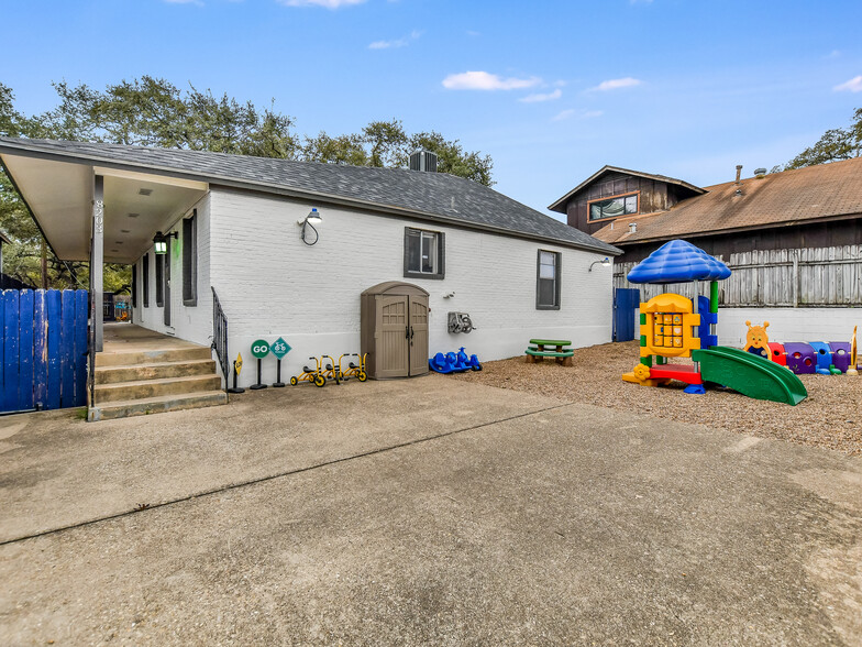 8203 Sam Rayburn Dr, Austin, TX for sale - Primary Photo - Image 1 of 1