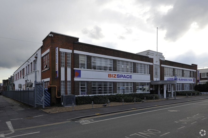 8 Lombard Rd, London for lease - Building Photo - Image 3 of 62