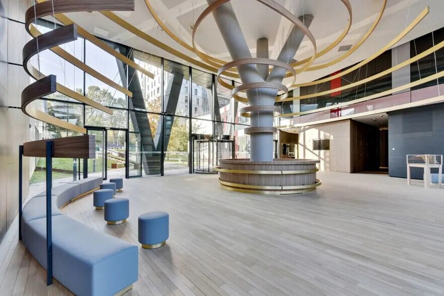 126 Boulevard Macdonald, Paris for lease - Lobby - Image 3 of 10