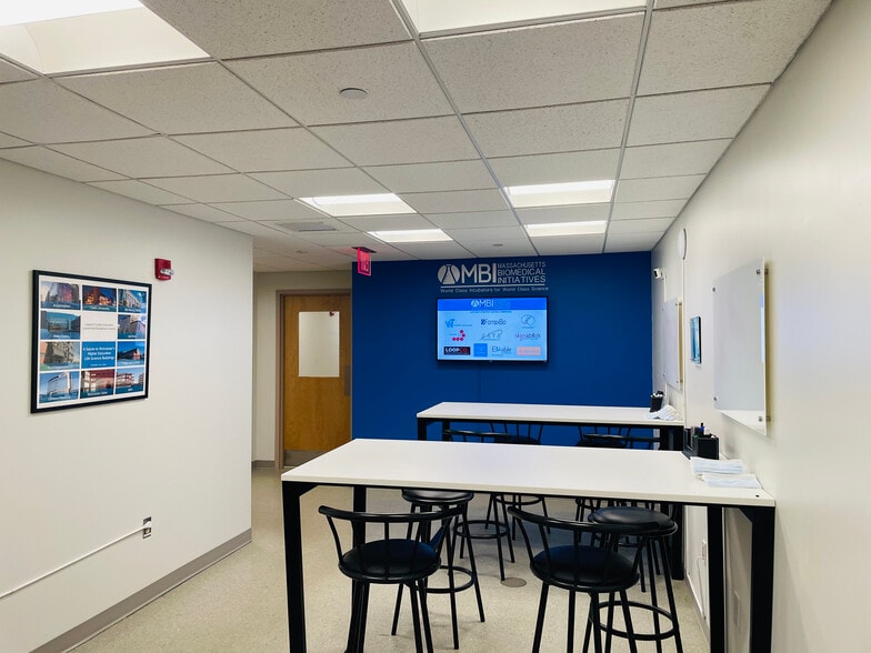 60-68 Prescott St, Worcester, MA for lease - Interior Photo - Image 2 of 2