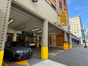 932 SW Taylor St, Portland, OR for lease Building Photo- Image 1 of 5