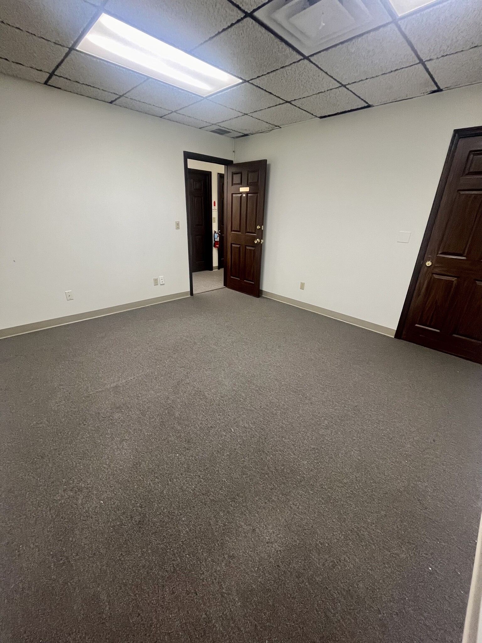 812 State Road 206, Princeton, NJ for lease Interior Photo- Image 1 of 3