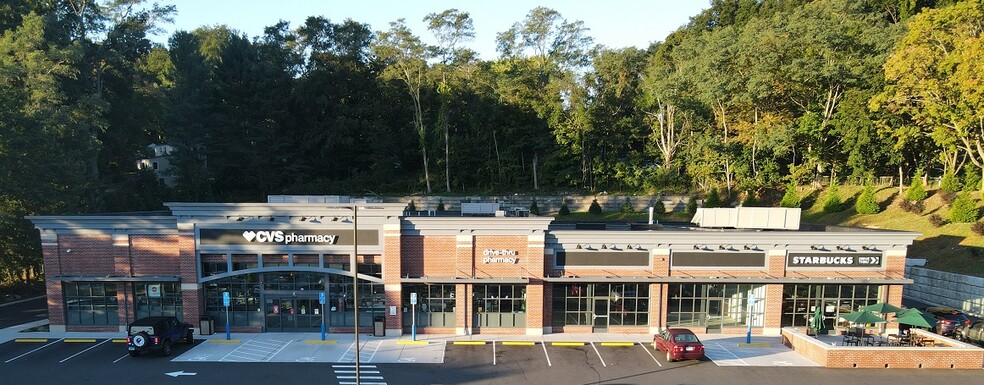 965 White Plains Rd, Trumbull, CT for lease - Building Photo - Image 3 of 10