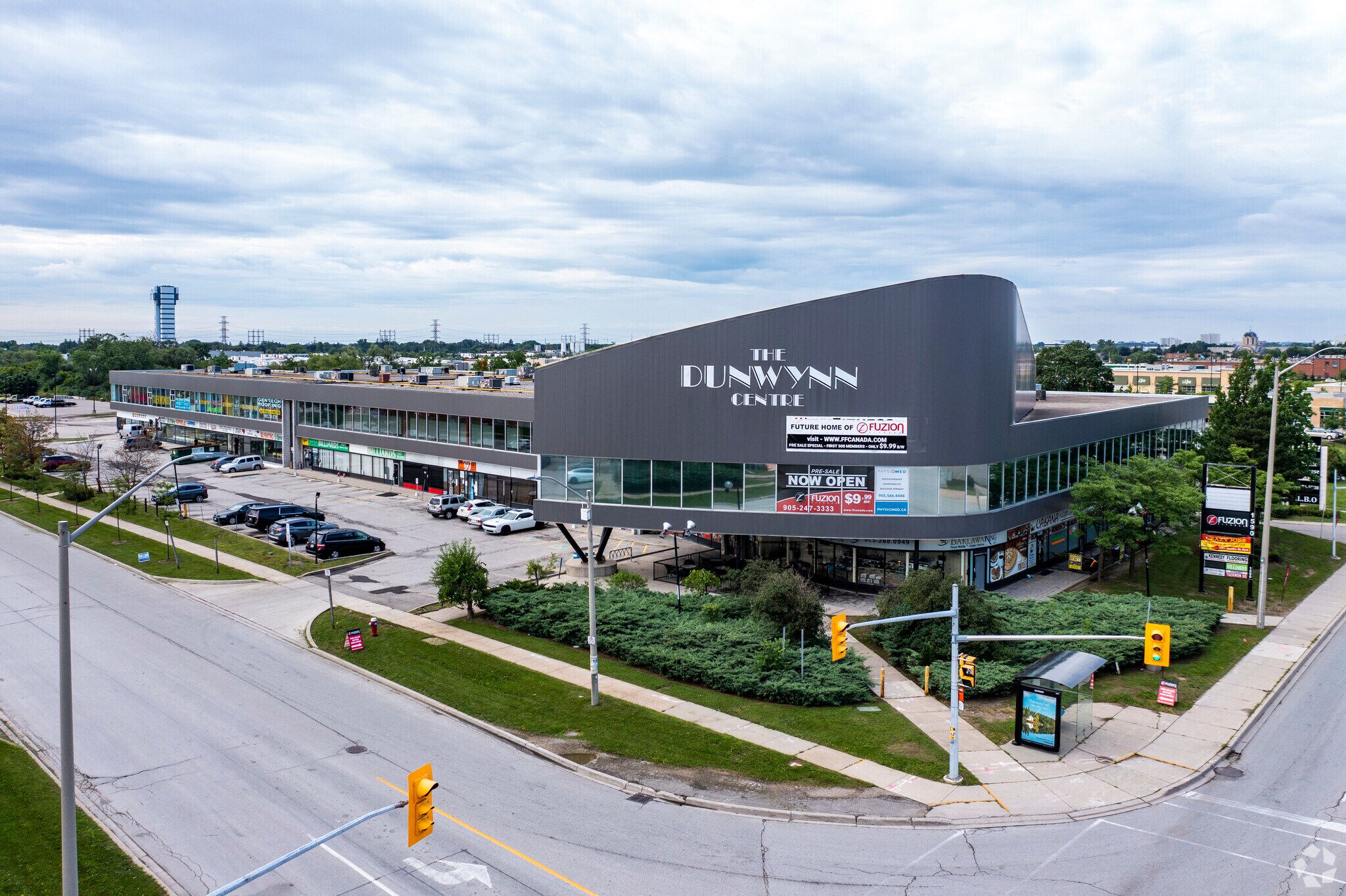 1590 Dundas St E, Mississauga, ON for lease Primary Photo- Image 1 of 11