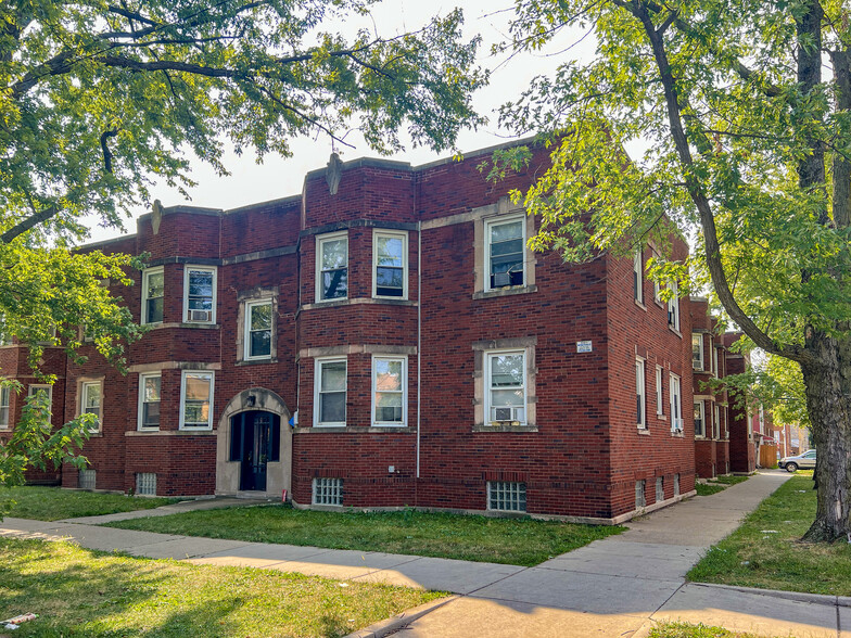 5055 W Wrightwood Ave, Chicago, IL for sale - Building Photo - Image 1 of 7