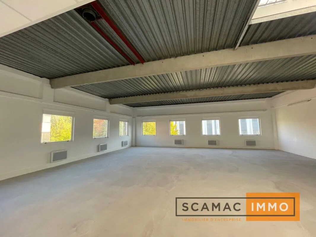 Industrial in Verrières-le-Buisson for lease Building Photo- Image 1 of 16