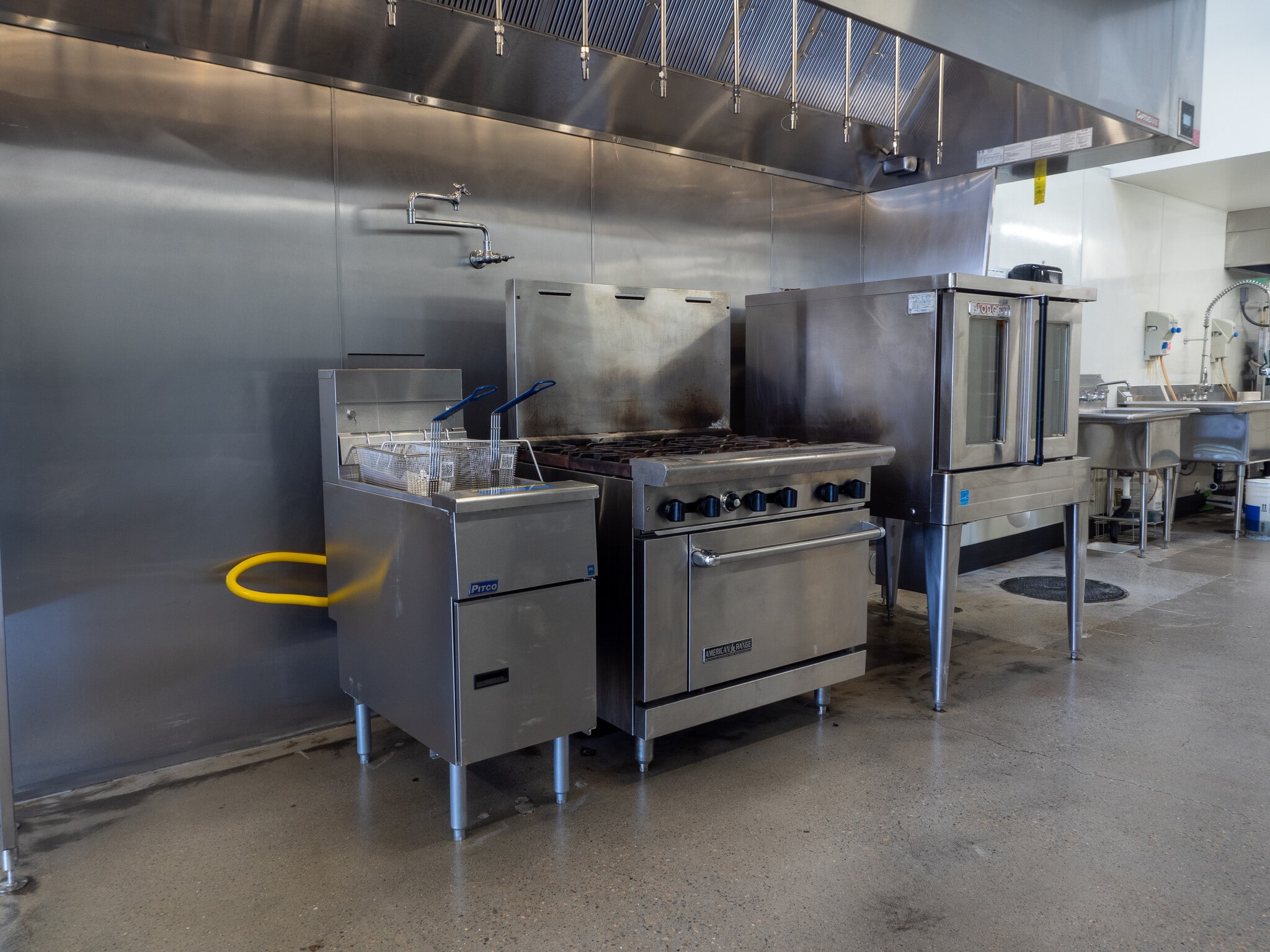 940 SE Madison St, Portland, OR for lease Interior Photo- Image 1 of 8