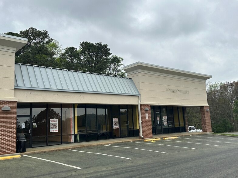 14501 Warwick Blvd, Newport News, VA for lease - Building Photo - Image 1 of 5