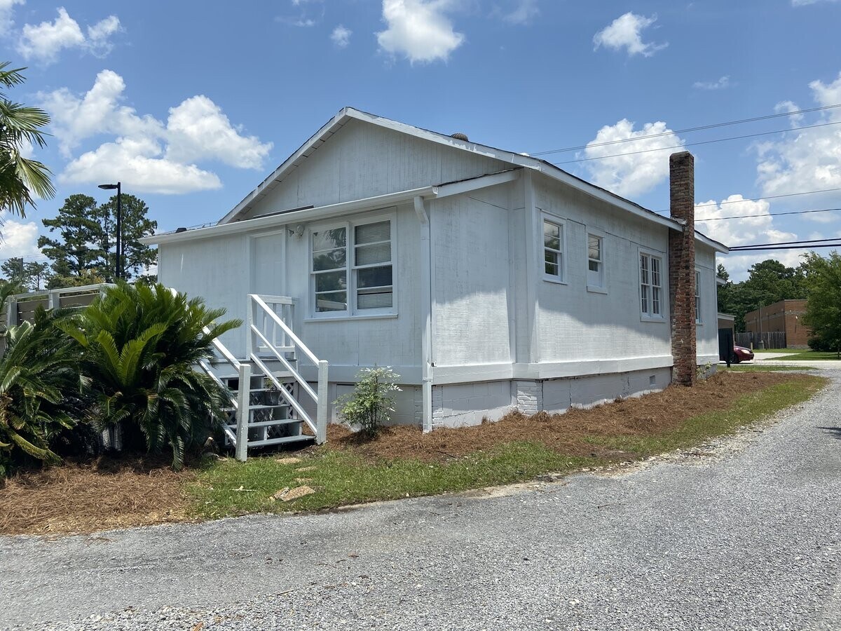 931 Orangeburg Rd, Summerville, SC 29483