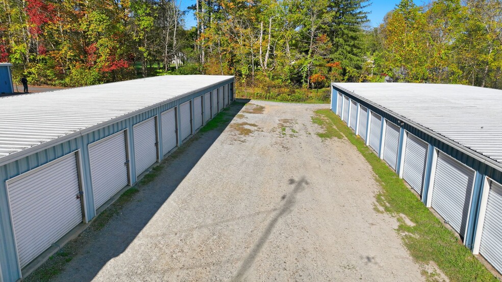 26 River Dr, Robbinsville, NC for sale - Building Photo - Image 2 of 8