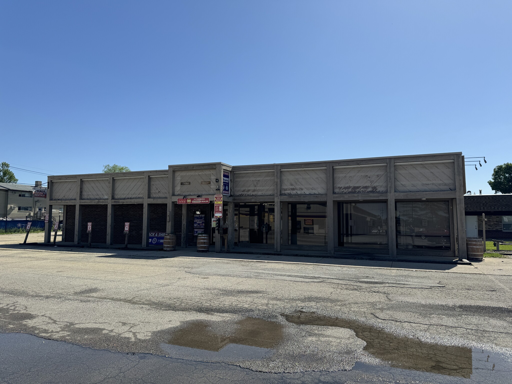 2206 W Springfield Ave, Champaign, IL for lease Primary Photo- Image 1 of 4