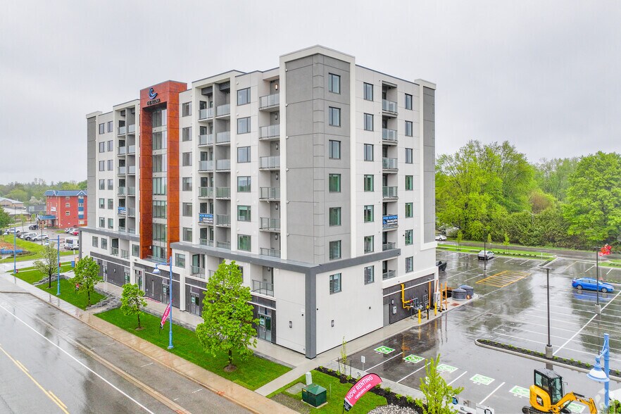 1015 Innisfil Beach Road, Innisfil, ON for lease - Primary Photo - Image 1 of 31