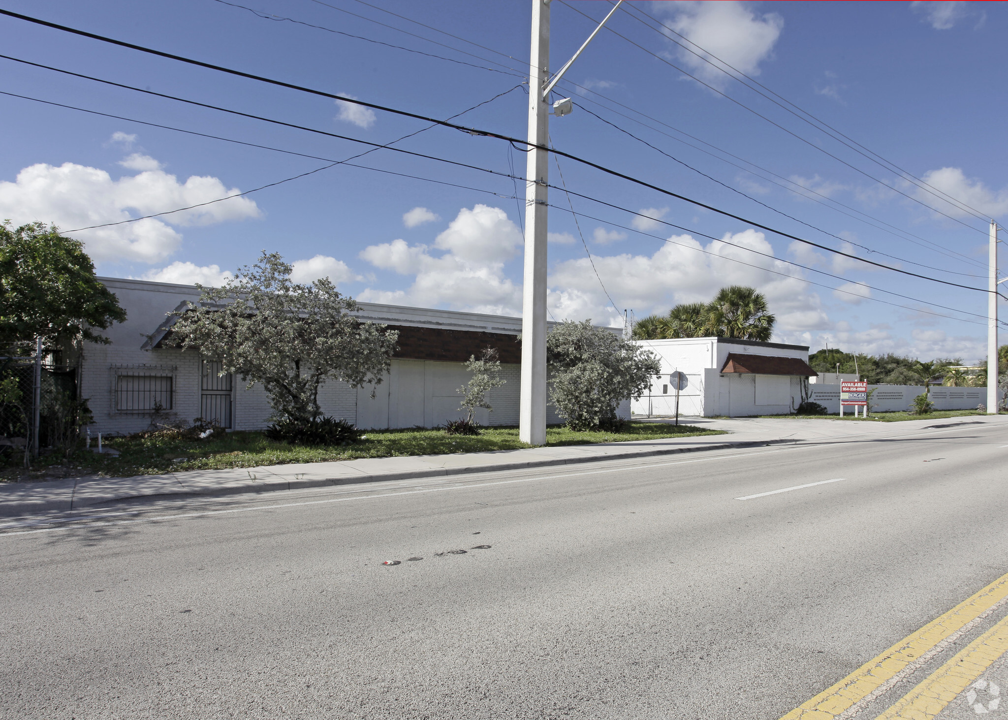 1661 N Dixie Hwy, Pompano Beach, FL for lease Building Photo- Image 1 of 4