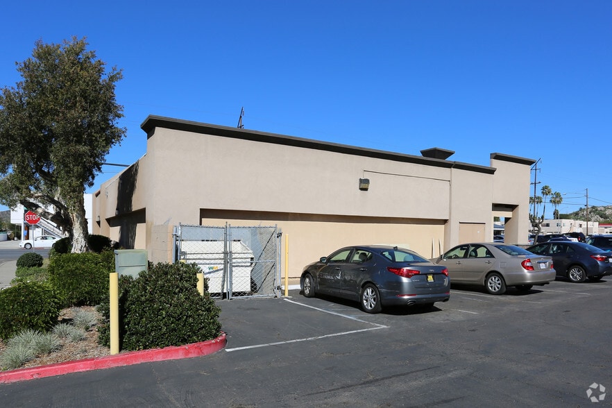 701-777 Broadway, El Cajon, CA for lease - Building Photo - Image 2 of 3