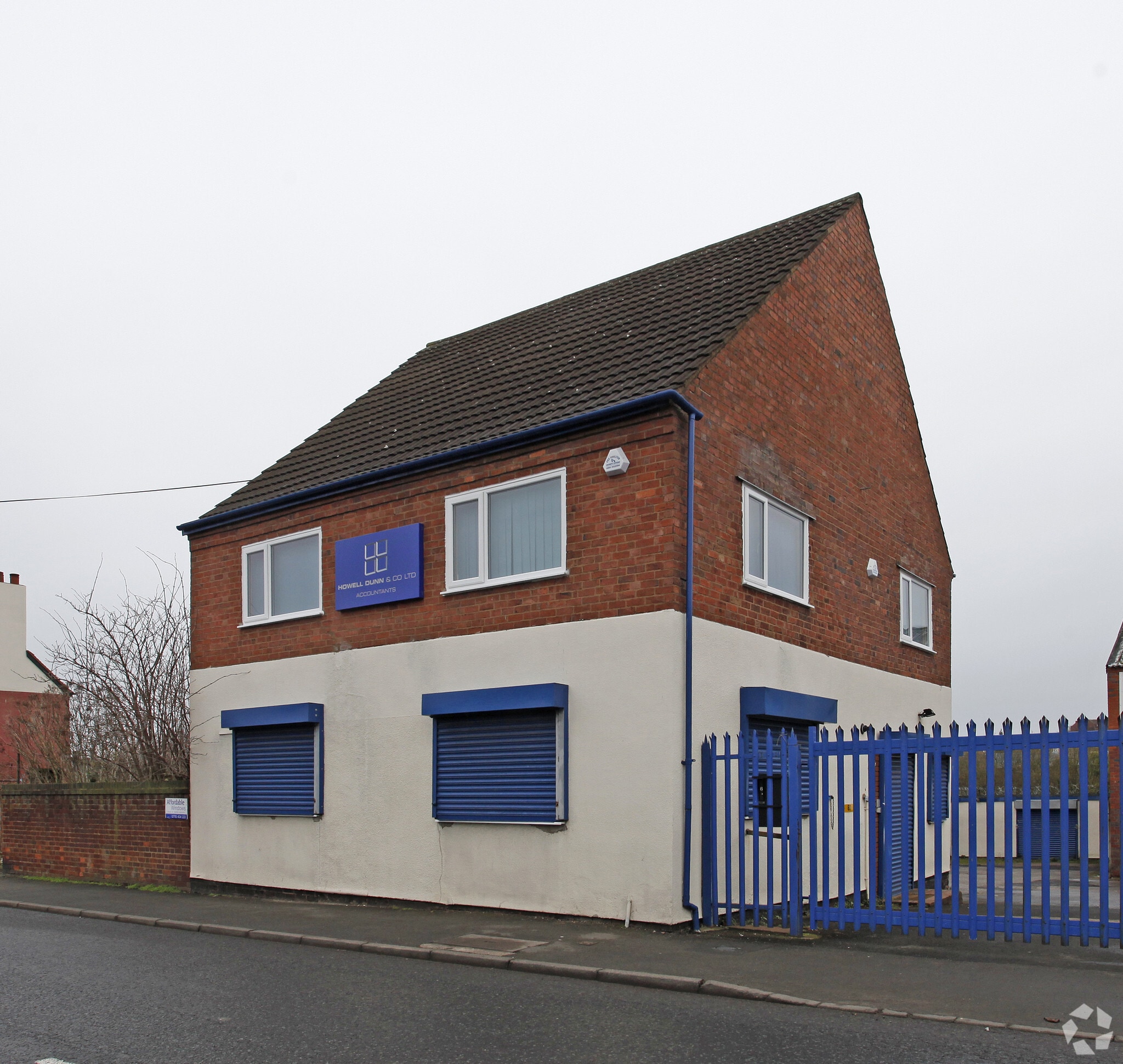 60 Lyde Green, Halesowen for sale Primary Photo- Image 1 of 1