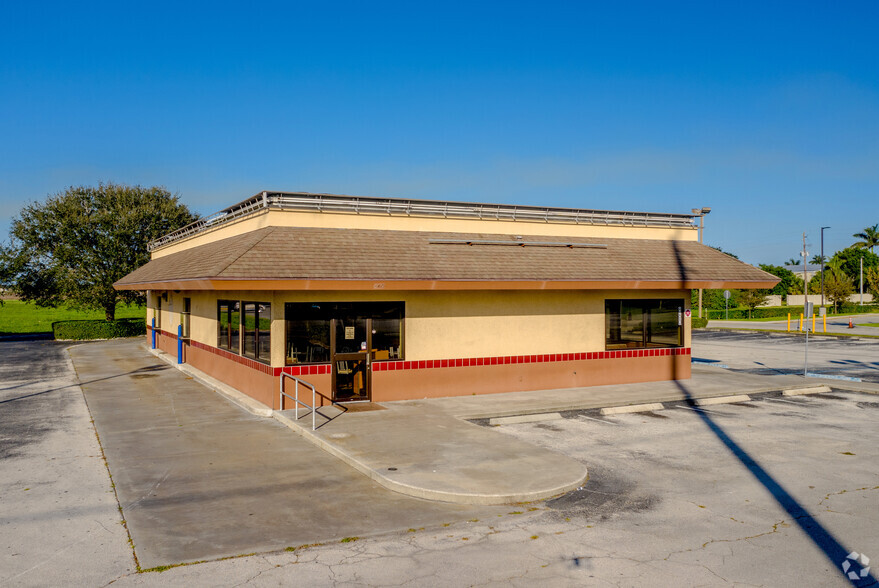 860 S Main St, Belle Glade, FL for lease - Building Photo - Image 1 of 5