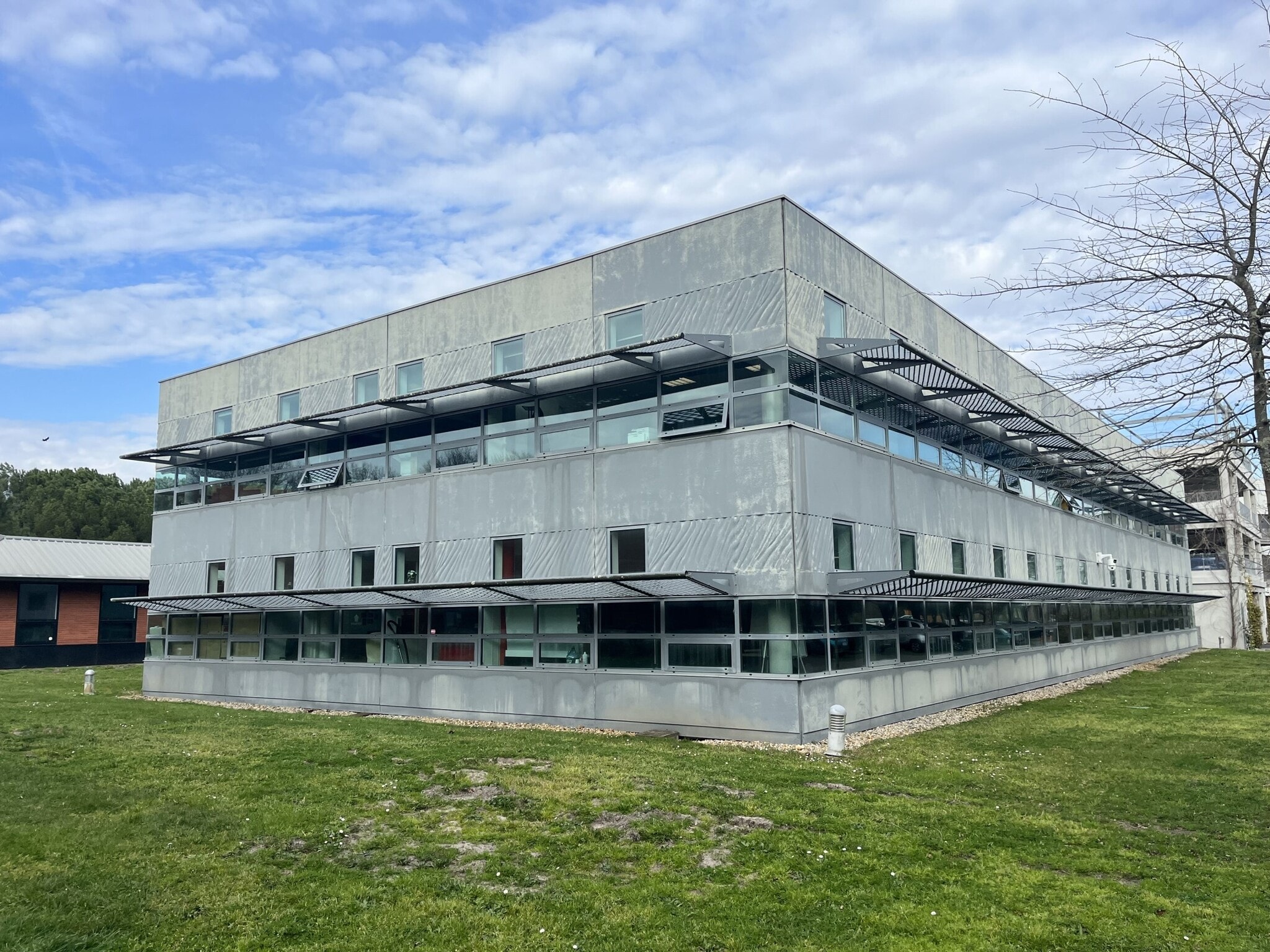 Office in Mérignac for lease Building Photo- Image 1 of 11