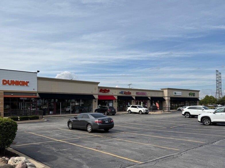 241 Genesis Dr, North Aurora, IL for lease - Building Photo - Image 2 of 3