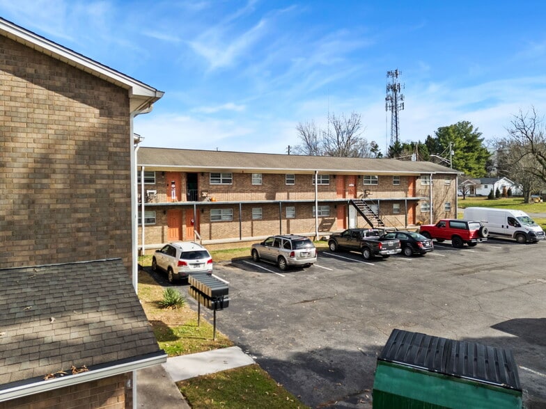 211 Elyria Dr, Knoxville, TN for sale - Building Photo - Image 3 of 19