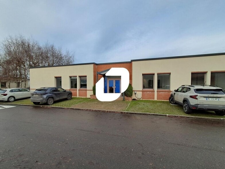 Office in Templemars for lease - Building Photo - Image 1 of 9