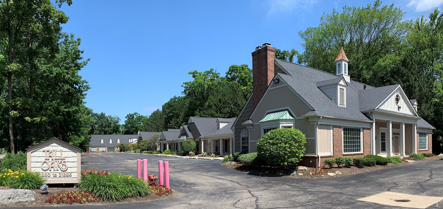 3186031886 Northwestern Hwy, Farmington Hills, MI 48334 Tall Oaks