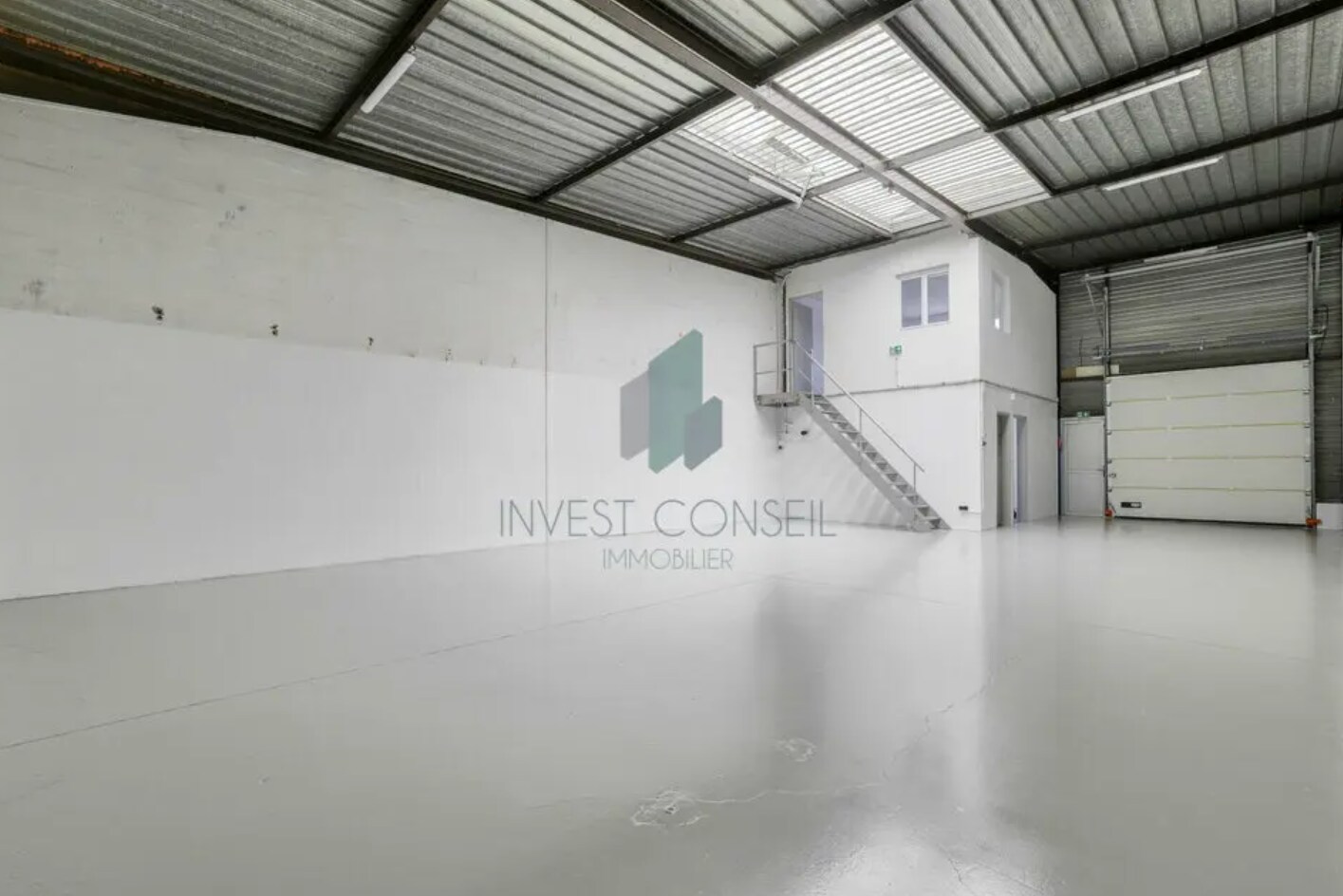 Flex in Saint-Ouen-l'Aumône for lease Interior Photo- Image 1 of 5