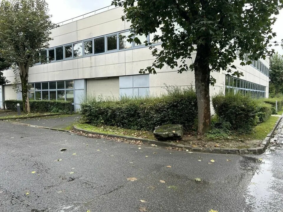 Location Local d'activités 212 m² - Photo 1