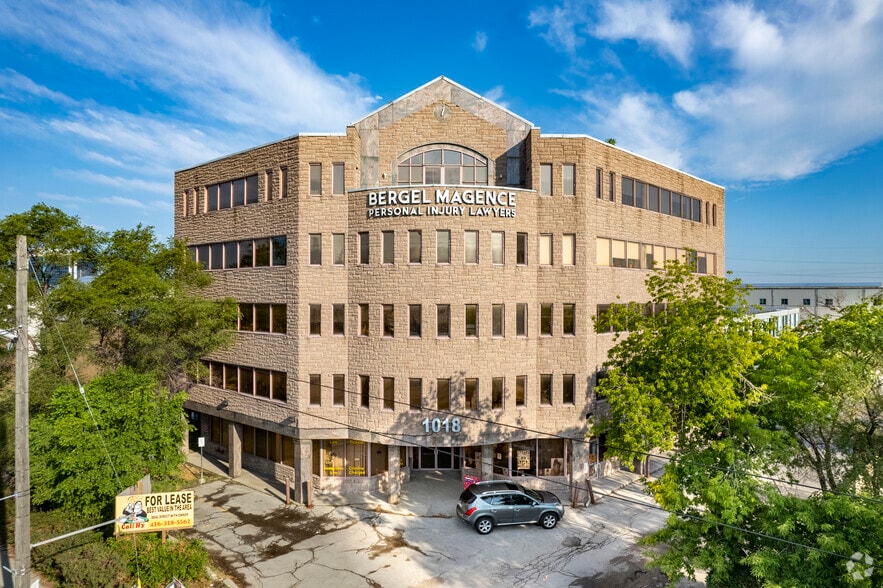 1018 Finch Ave, Toronto, ON for lease - Primary Photo - Image 1 of 2