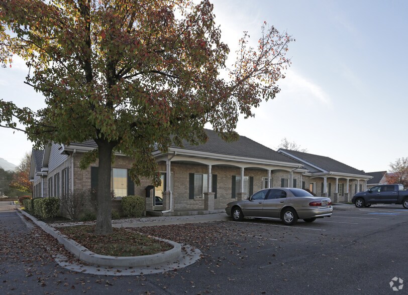 898-952 S Main St, Pleasant Grove, UT for sale - Primary Photo - Image 1 of 1