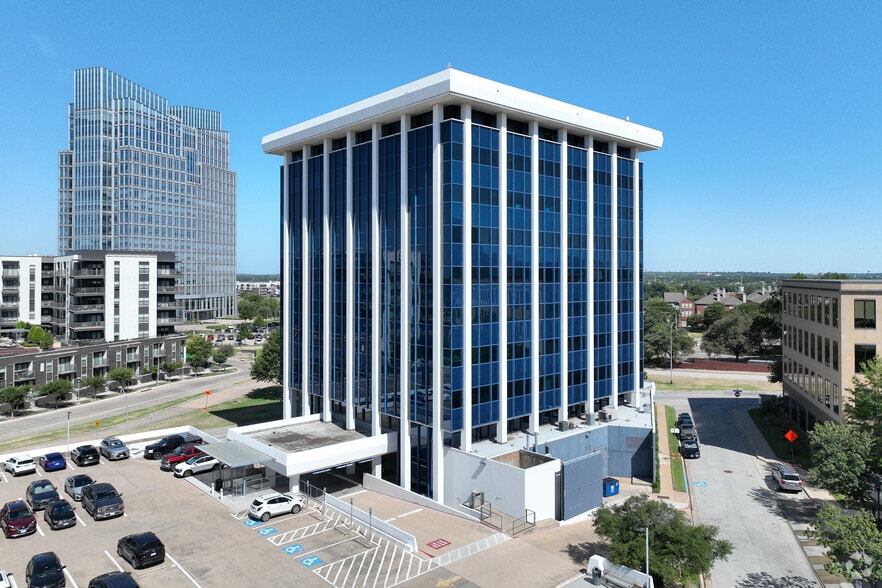101 Summit Ave, Fort Worth, TX for lease - Primary Photo - Image 1 of 4