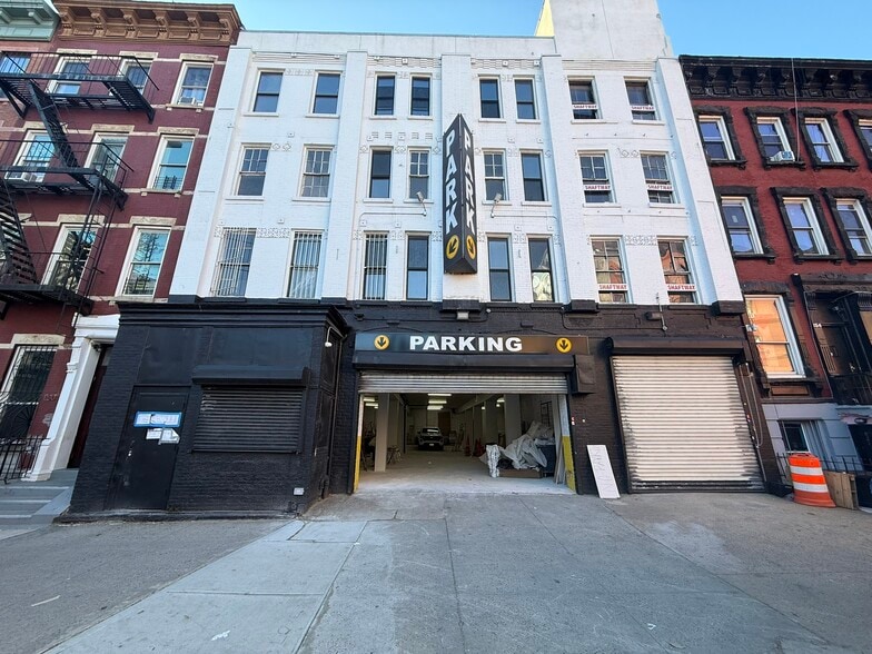 156 E 105th St, New York, NY for lease - Building Photo - Image 1 of 14