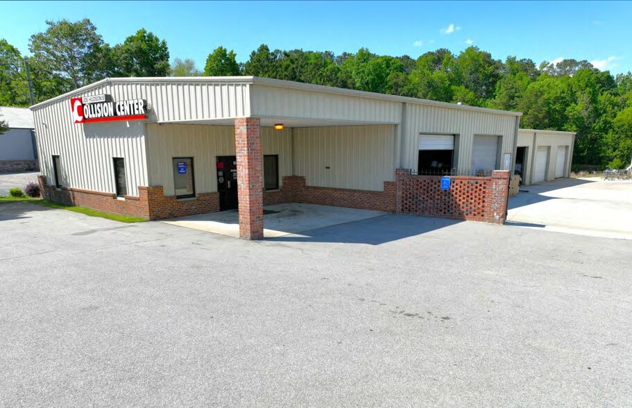 Joe Hudson's Collision Center Portfolio- portfolio of 3 properties for sale on LoopNet.com - Building Photo - Image 3 of 4