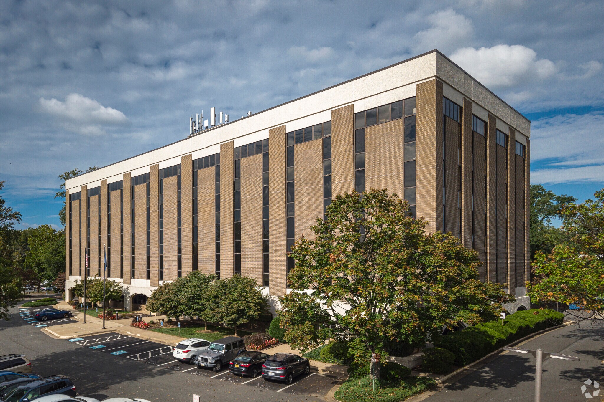 8001 Braddock Rd, Springfield, VA for lease Primary Photo- Image 1 of 9