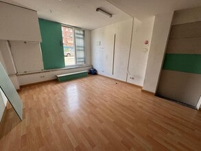 Retail in Montcada i Reixac, Barcelona for lease Interior Photo- Image 2 of 6