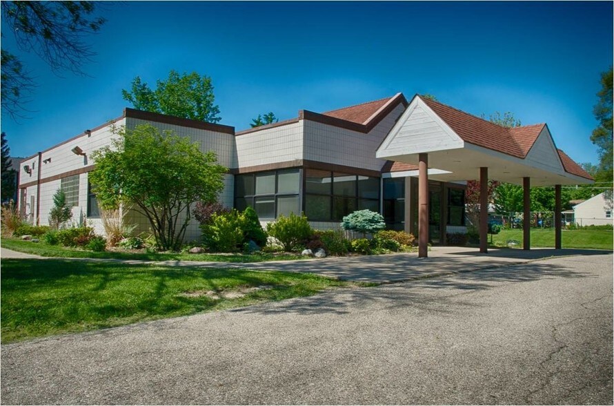 1430 Knapp St NE, Grand Rapids, MI for sale - Building Photo - Image 1 of 1