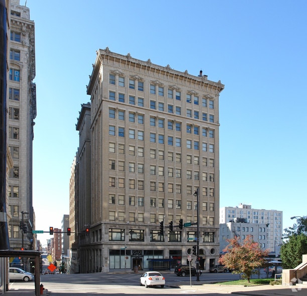 818 Grand Blvd, Kansas City, MO 64106