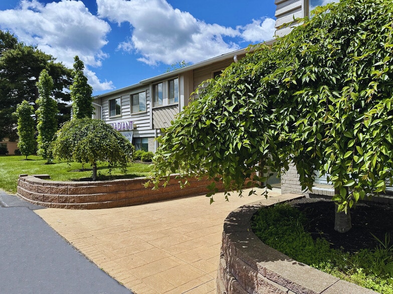 11223 Cornell Park Dr, Cincinnati, OH for lease - Building Photo - Image 2 of 14